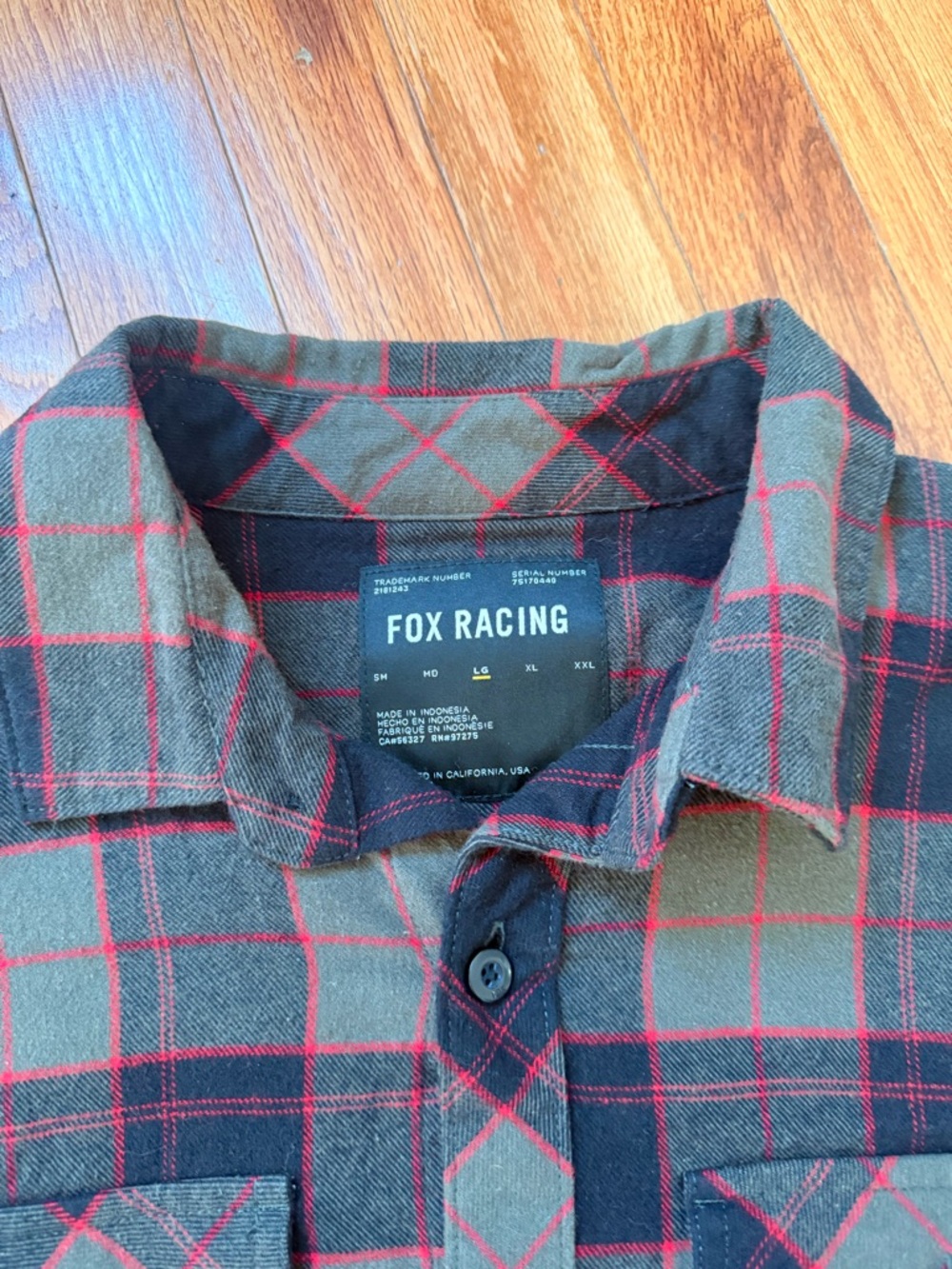 Men’s Fox Racing Button Up Flannel - Picture 4 of 4